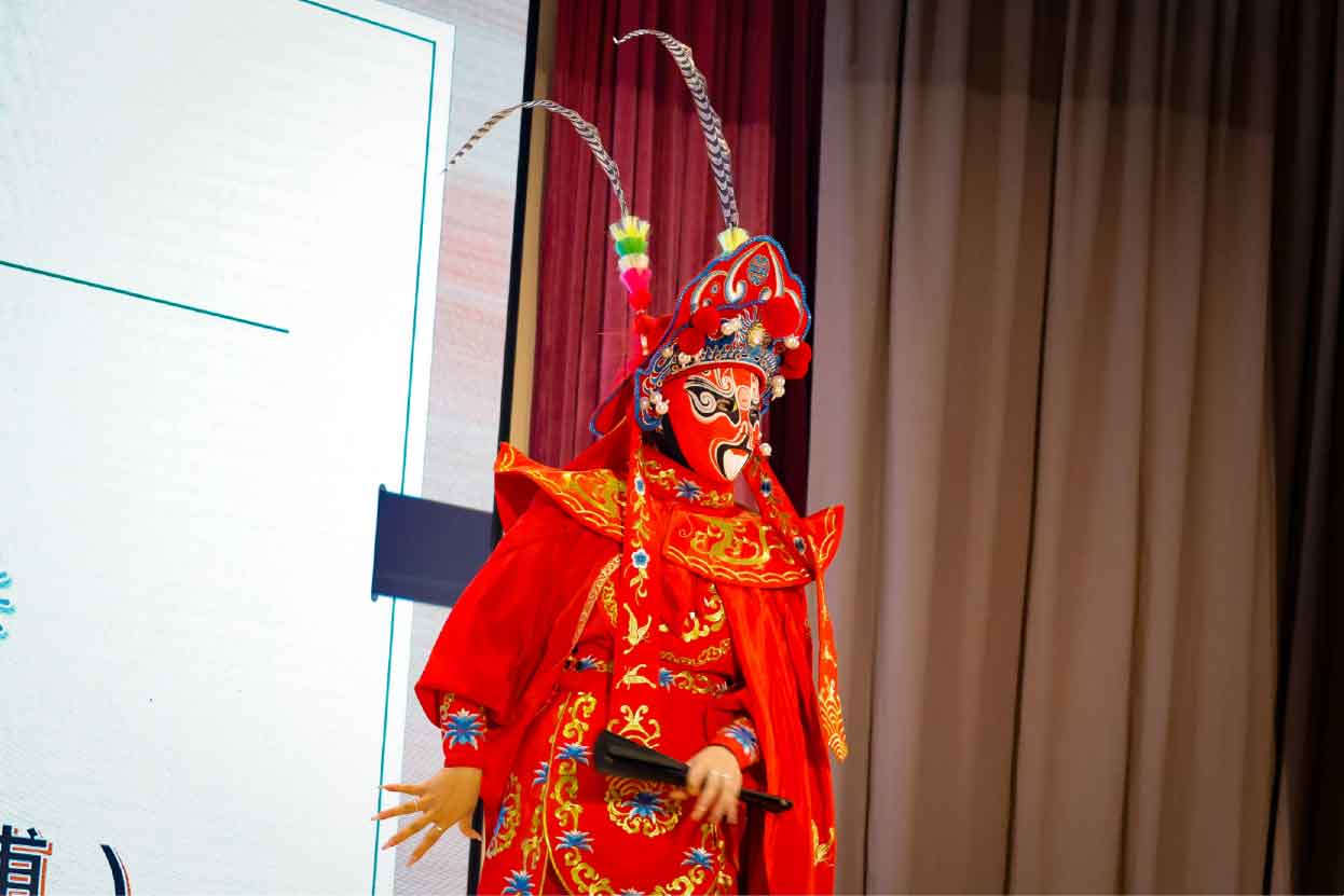 傳統川劇變臉表演